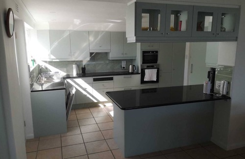 Simon's Town House | Neptunes Seat - Garden Paradise with Ocean Views