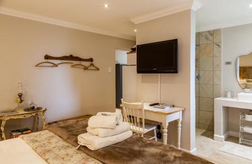 Onrus House | Nerf-af ROOMS and Cottage at Onrus , Hermanus