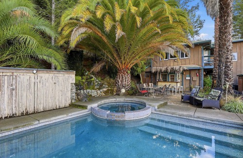 Geyserville Villa | NEW! Adventure Alexander Valley Lodge with Pool & Hot tub