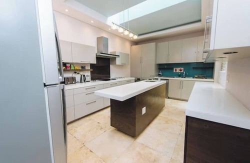 Sea Point Promenade Villa | NEW! Bantry Bay Luxurious Villa 50m from the sea