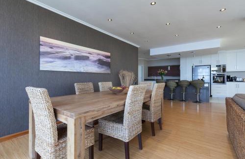 Mouille Point Apartment | New Cumberland 501 by CTHA