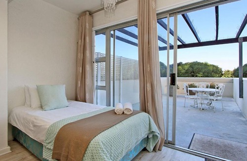 Mouille Point Apartment | New Cumberland