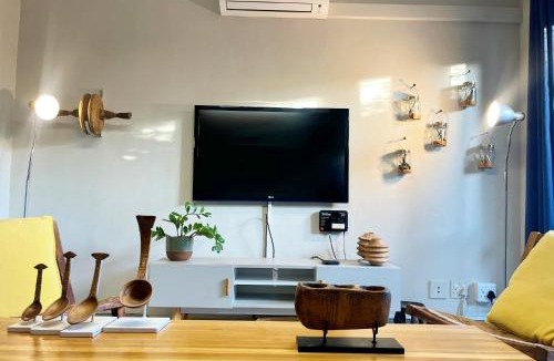 Green Point House | New! Green Point Room with Workstation & 8 min to Stadium