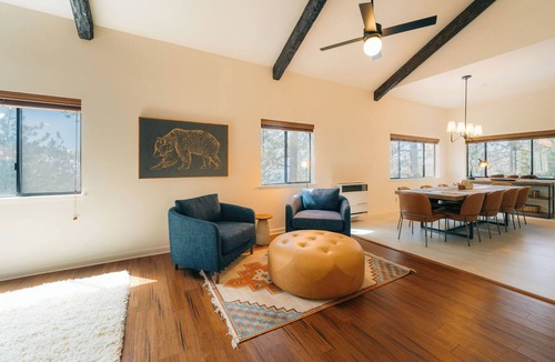 Yosemite National Park House | New! Henness House inside YNP w/game room/EV/AC