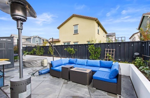 Santa Rosa House | New Home in Wine Country, Hot Tub, BBQ, Entertain