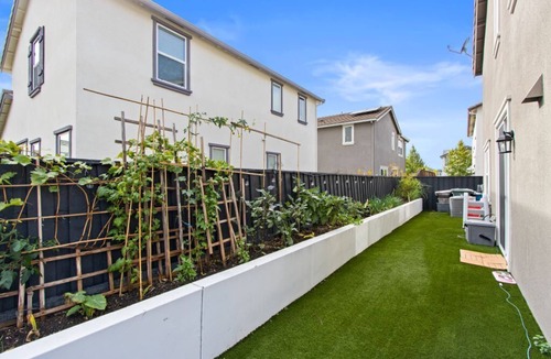 Santa Rosa House | New Home in Wine Country, Hot Tub, BBQ, Entertain