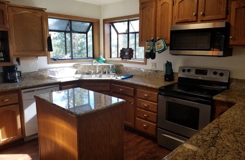 Pioneer Trail House | New Listing - 6BR Huge House W/Private Hot Tub, Game Room & Views!