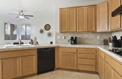 Peters House | New Listing! Luxury 4 bedroom home