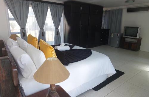 Universitas House | NEW LODGE - Universitas