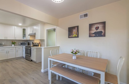 Fair Oaks House | NEW Luxury 3B/1B in Menlo Park - Near Stanford, FB