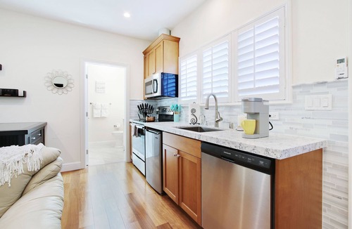 Cambrian Park Cottage | New & Private Guesthouse: Gated, AC+Washer+Dryer, easy Parking in Cambrian Park
