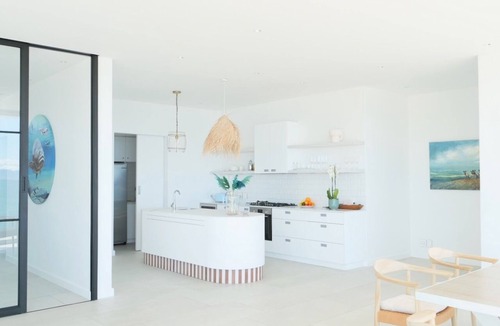 De Kelders Villa | New spectacular villa by the sea nWhale watching from the terrace