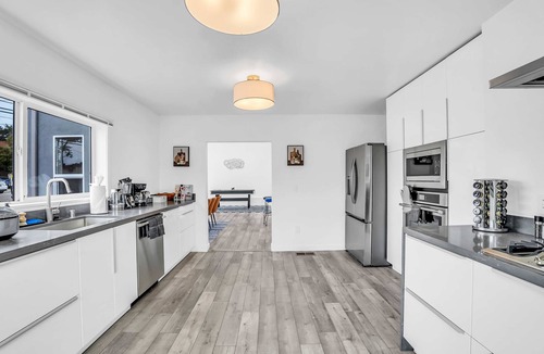 Montara House | New Themed Coastal 4Bed w/Pool/Arcades/Foosball
