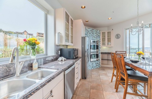 Dillon Beach House | NEW! Yacht Club~Huge Views | 4BR Retreat | Hot Tub | Game Room |Pet OK!
