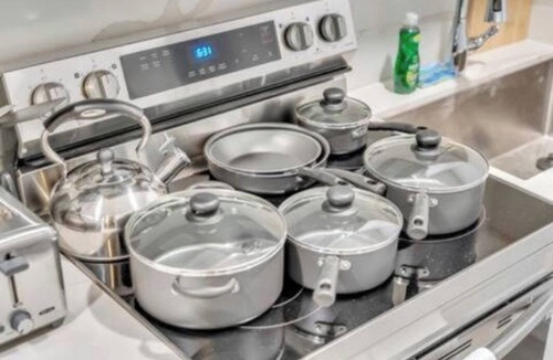 Silver Creek House | Newly Remodeled Spacious 5-bedroom house in SJ with FREE/WIFI/LAUNDRY/PARKINGS