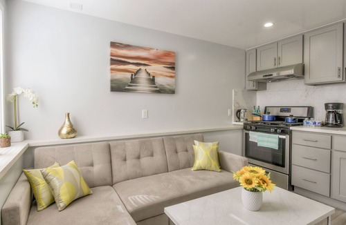 Westlake Apartment | NEWLY REMODELED UPPERCLASS 2 BD 1 BA OCEANVIEW