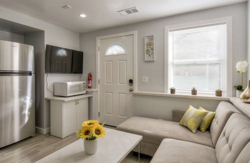 Westlake Apartment | NEWLY REMODELED UPPERCLASS 2 BD 1 BA OCEANVIEW