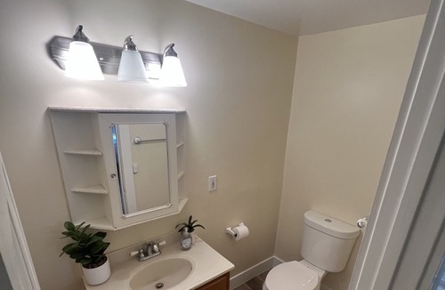 North Oak Park Apartment | Newly Remodeled Victorian Triplex 2B/1Ba 10min from downtown Sac w/private patio