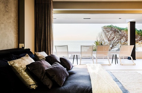 Camps Bay Apartment | Newly renovated, furnished, 3 bedroom, 3.5 bathroom apt, stunning ocean views