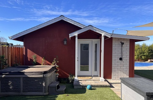 Live Oak Cottage | Newly renovated private Cottage with pool and hottub! 5 min to beach!