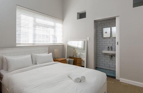 Three Anchor Bay Apartment | Newly Renovated Victorian Home in Three Anchor Bay
