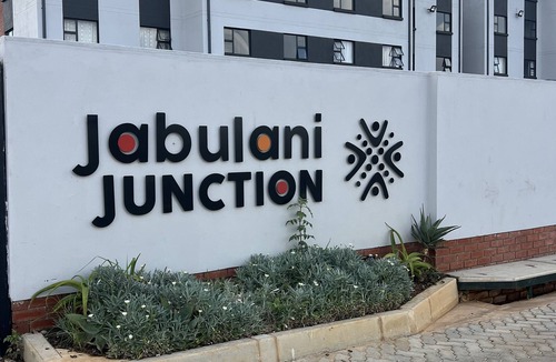 Greater Johannesburg Metropolitan Area Apartment | Nice & quite place , next to jabulani mall