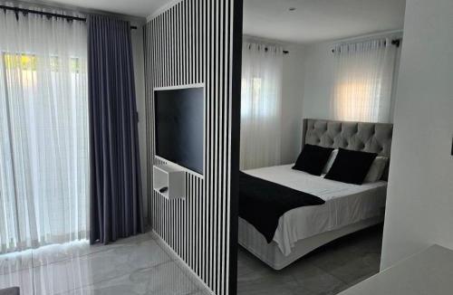 Weltevredenpark House | Nicky's Guest House