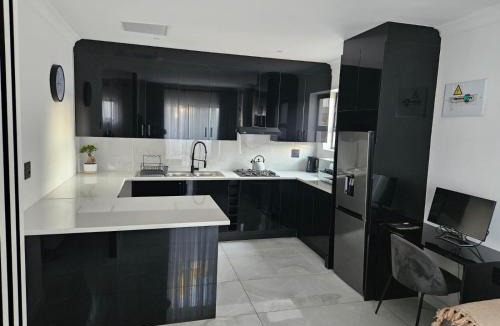 Weltevredenpark House | Nicky's Guest House