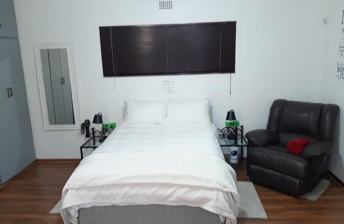 Kimberley House | Nikita's Self-catering Haven 2