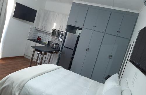 Kimberley House | Nikita's Self-catering Haven 2