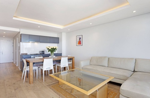 Three Anchor Bay Apartment | Nine On S 3E - One Bedroom Apartment, Sleeps 2