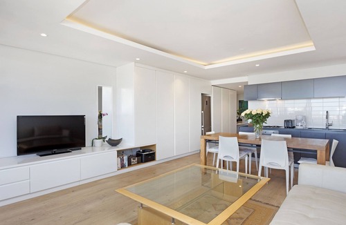 Three Anchor Bay Apartment | Nine On S 3E - One Bedroom Apartment, Sleeps 2