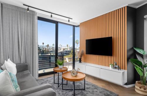 Century City Apartment | Nine Palms 330
