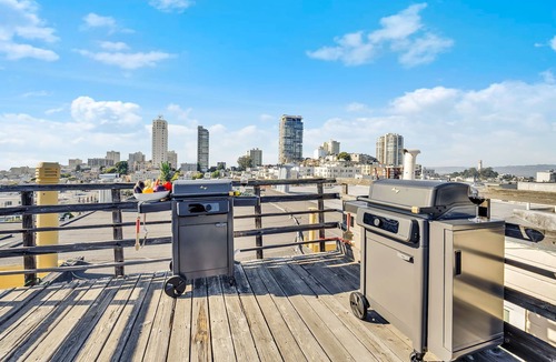 Nob Hill Apartment | Nob Hobbing on Nob Hill-ROOF DECK VIEWS OF GOLDEN GATE BRIDGE-Gorgeous Sunsets!