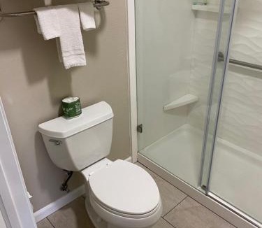 North Junior College Neighborhood Association Hotel | North Bay Inn Santa Rosa