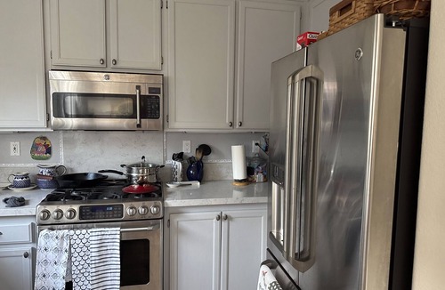Petaluma Cottage | Not Active Charming 2-bedroom cottage in awesome Petaluma with WiFi, AC