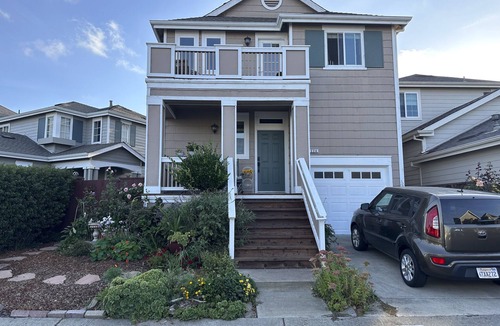 Petaluma Cottage | Not Active Charming 2-bedroom cottage in awesome Petaluma with WiFi, AC