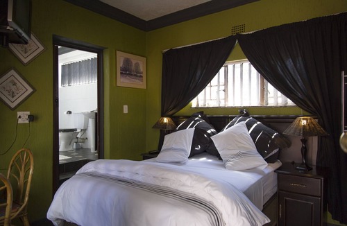 Greater Johannesburg Metropolitan Area Bed & Breakfast | Nthateng Bed and Breakfast Tourism