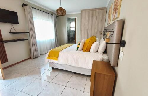 Lombardy East House | Nu Oasis guest house