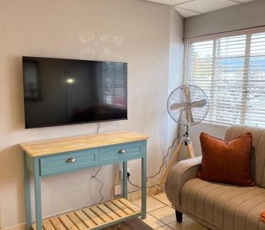 Paarl Apartment | Nunu's Self Catering Apartment