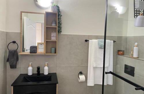 Paarl Apartment | Nunu's Self Catering Apartment
