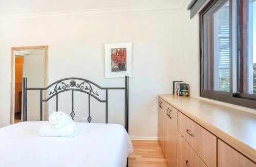 Hermanus Apartment | Oak on Main