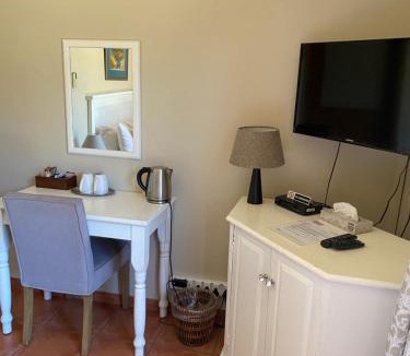 Paarl Cabin | Oak Tree Lodge