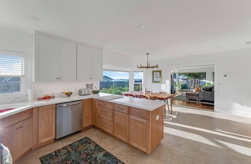 Old Town House | Ocean Breeze-Charming, 3 bedroom 2 bath home in old town Bodega Bay
