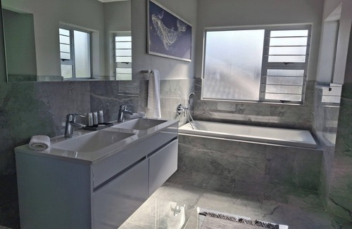 Manaba Beach House | Ocean Days