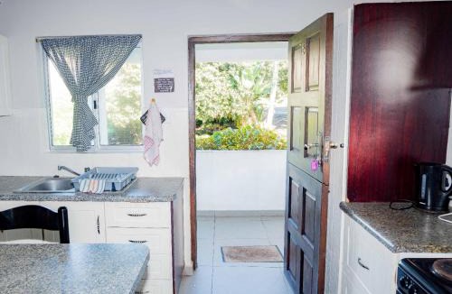 Shaka's Rock Apartment | Ocean Gorge Seafront Accommodation