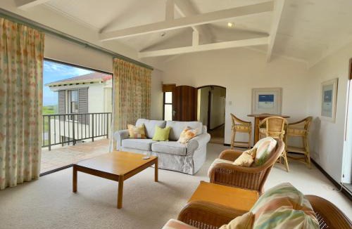Port Alfred Villa | Ocean Mooring Beach Villa Sea View