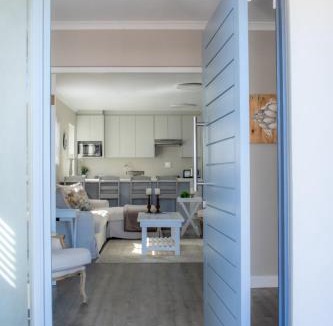 Voelklip Villa | Ocean Pearl Hermanus - 5 Bedrooms