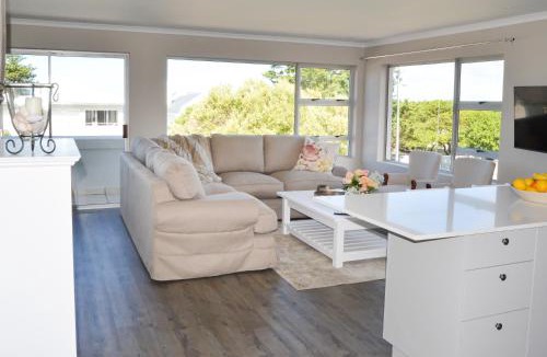 Voelklip Villa | Ocean Pearl Hermanus - 5 Bedrooms