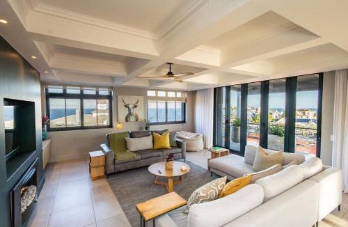 Hermanus City-Centre Apartment | Ocean Penthouse Apartment, Hermanus Waterfront